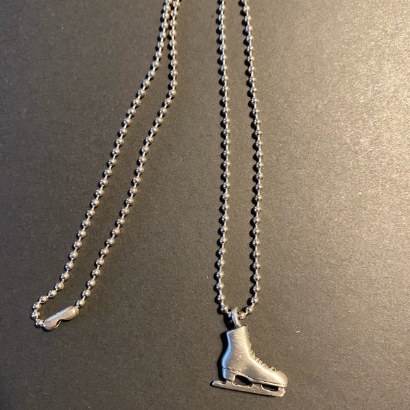 Pewter figure skate necklace - Picture 4 of 7